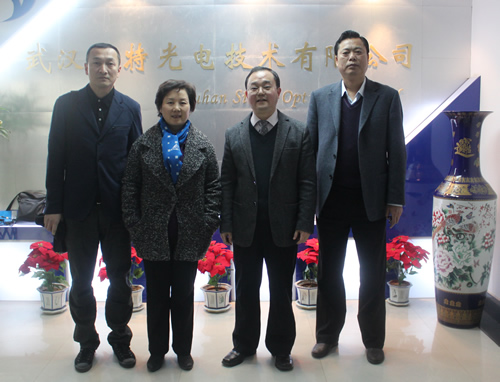 湖北省人社廳副廳長(zhǎng)張建平、人社廳專技處調(diào)研員廖維君和田圃到我司調(diào)研